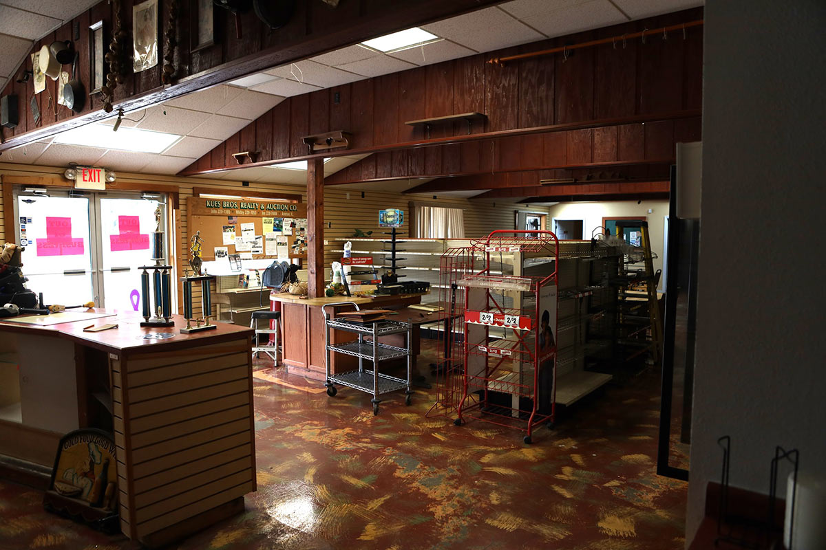 interior view 6 of the convenient store / restaurant / gas station / bar with acreage in Pocahontas Illinois