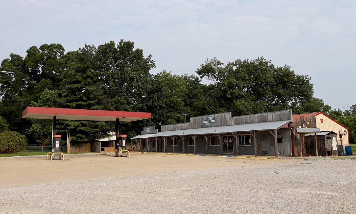 exterior view 3 of the convenient store / restaurant / gas station / bar with acreage in Pocahontas Illinois